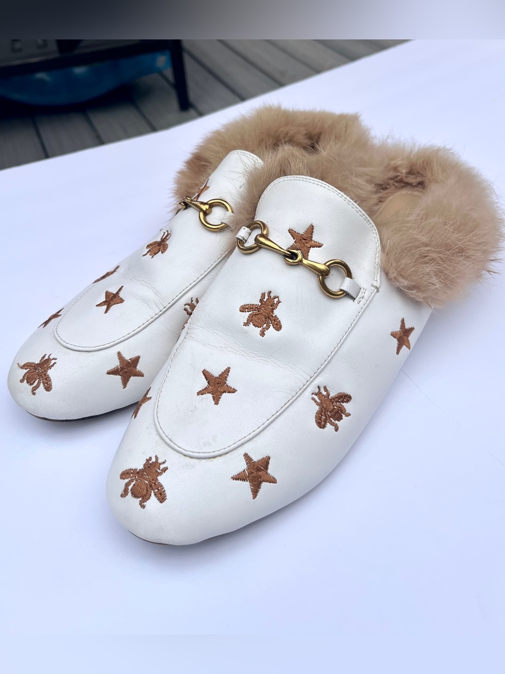 Horsebit Fur Trim Embroidered Bees Stars Leather Loafer Mule EU 41 White Brown